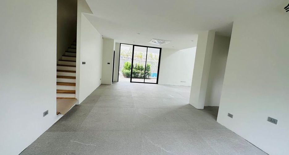 For rent 4 ベッドルーム house in Watthana, Bangkok