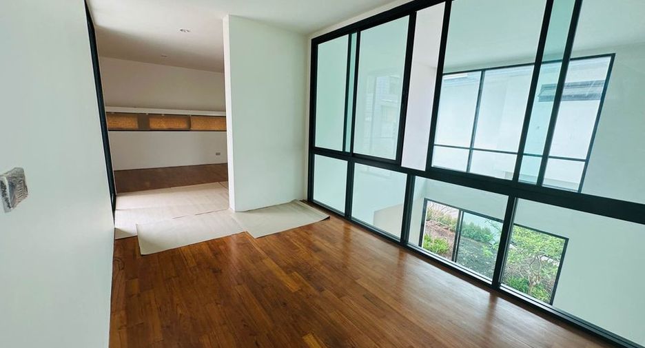 For rent 4 ベッドルーム house in Watthana, Bangkok