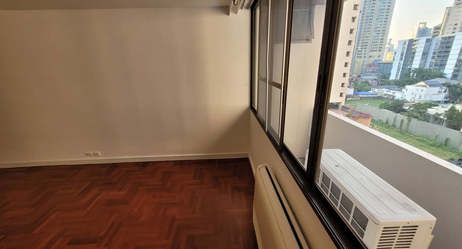 Condo en alquiler de 3 habitaciones en Khlong Toei, Bangkok