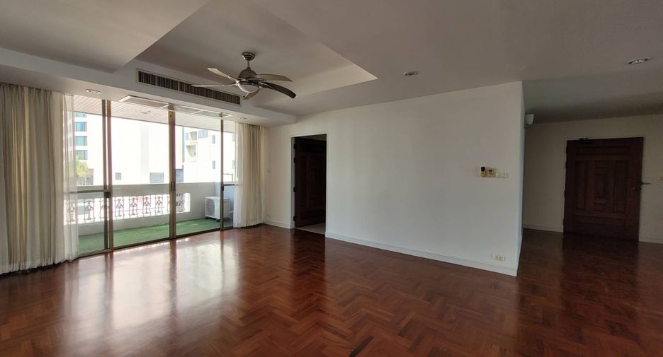 Condo en alquiler de 3 habitaciones en Khlong Toei, Bangkok