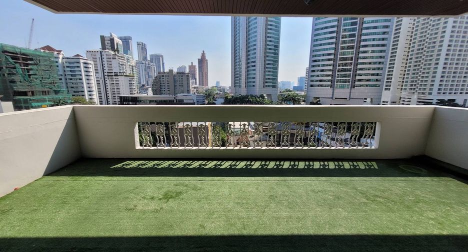 Condo en alquiler de 3 habitaciones en Khlong Toei, Bangkok
