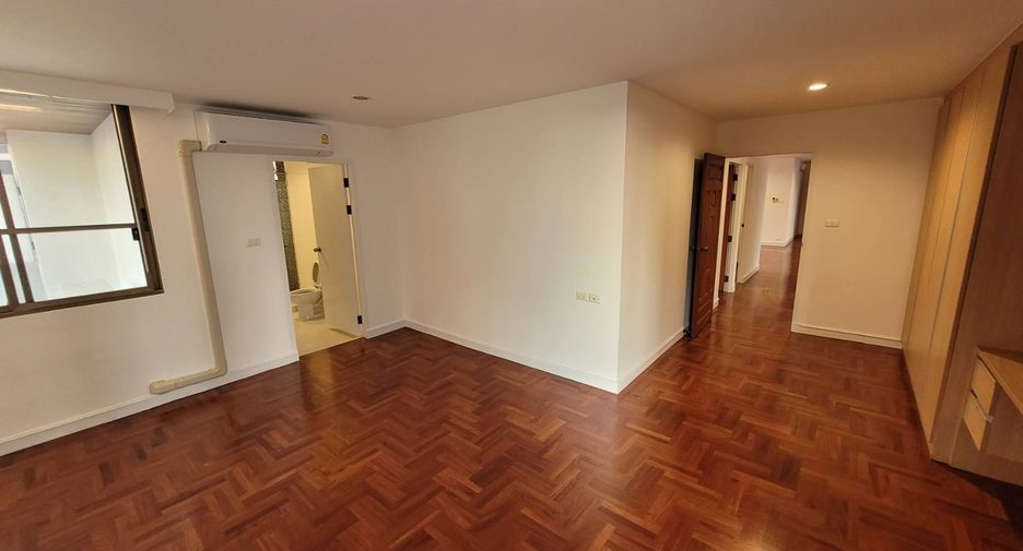Condo en alquiler de 3 habitaciones en Khlong Toei, Bangkok