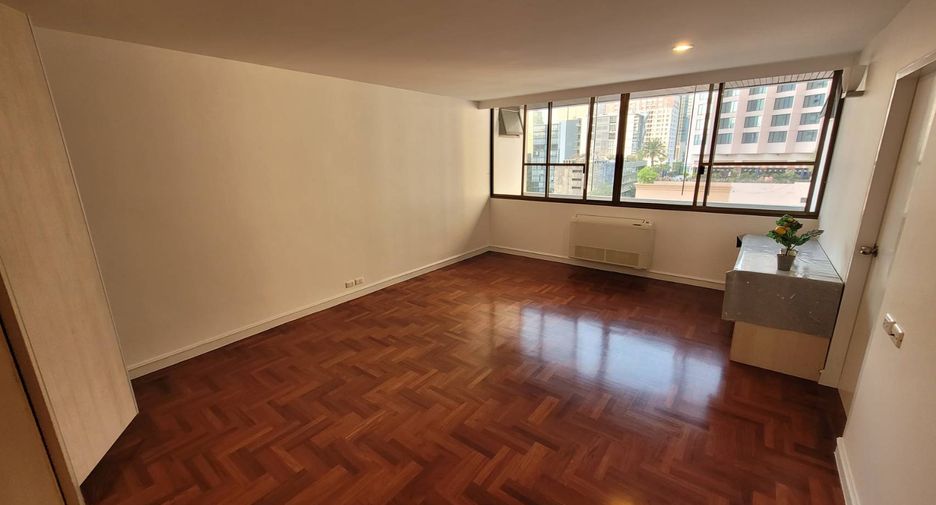 Condo en alquiler de 3 habitaciones en Khlong Toei, Bangkok