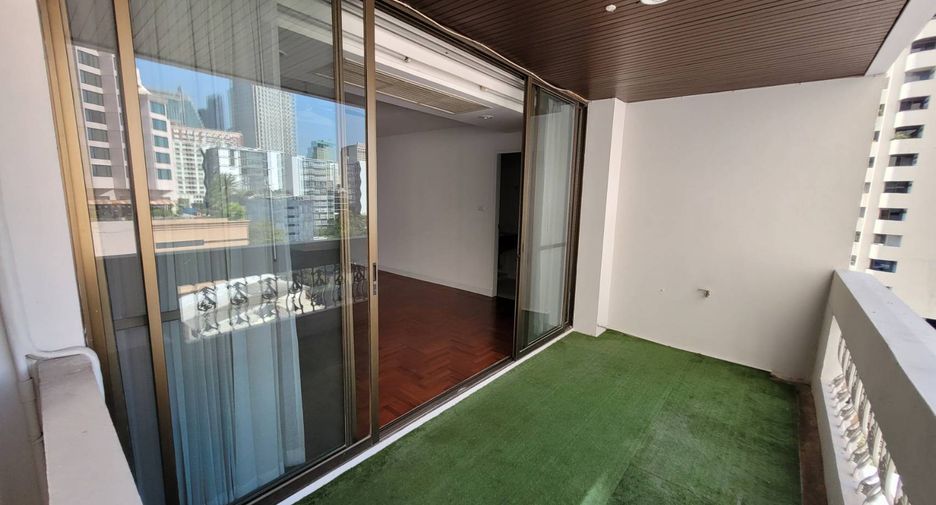 Condo en alquiler de 3 habitaciones en Khlong Toei, Bangkok