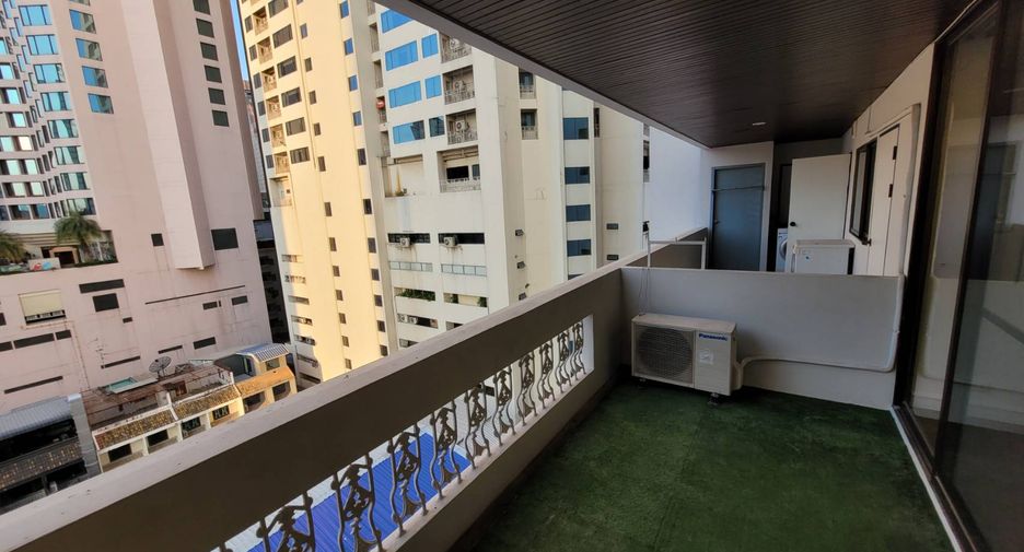 Condo en alquiler de 3 habitaciones en Khlong Toei, Bangkok