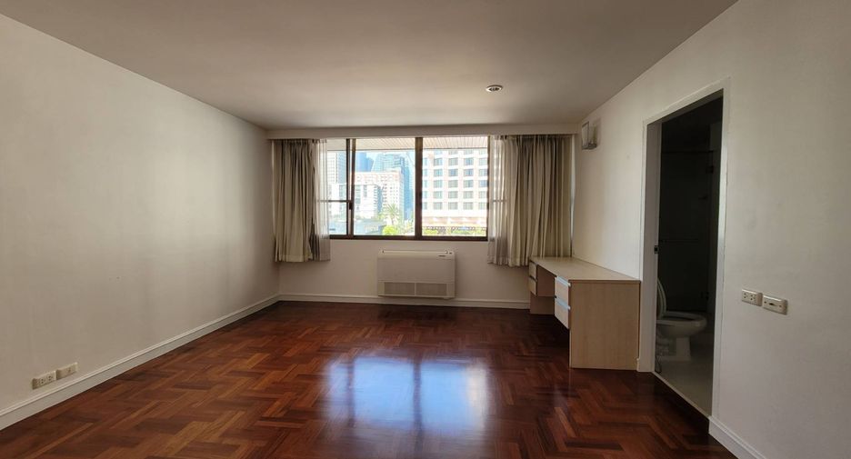 Condo en alquiler de 3 habitaciones en Khlong Toei, Bangkok