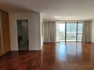 Condo en alquiler de 3 habitaciones en Khlong Toei, Bangkok