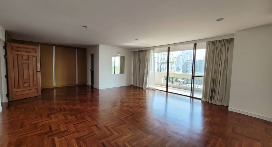 Condo en alquiler de 3 habitaciones en Khlong Toei, Bangkok