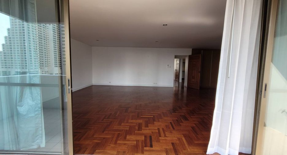 Condo en alquiler de 3 habitaciones en Khlong Toei, Bangkok