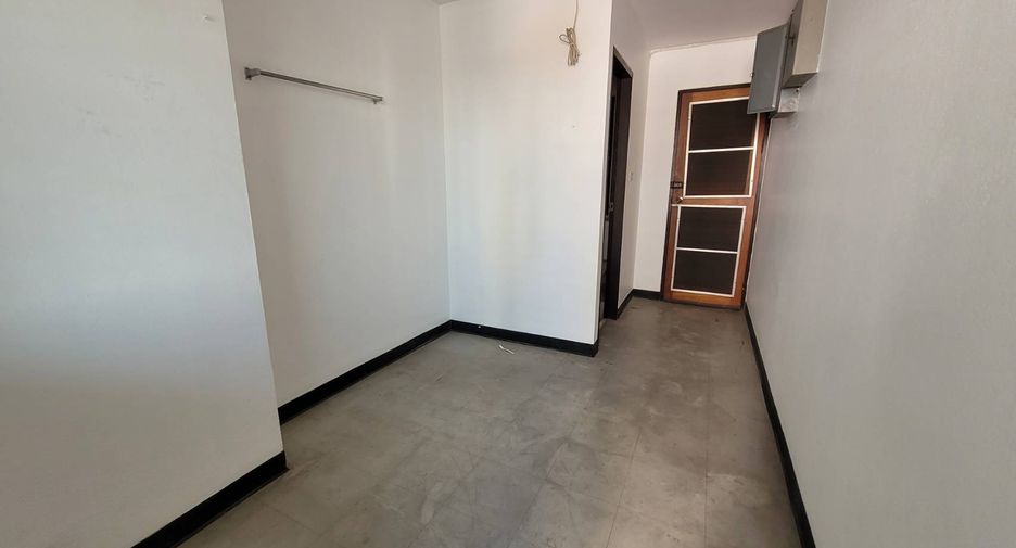 Condo en alquiler de 3 habitaciones en Khlong Toei, Bangkok