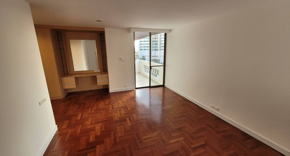 Condo en alquiler de 3 habitaciones en Khlong Toei, Bangkok