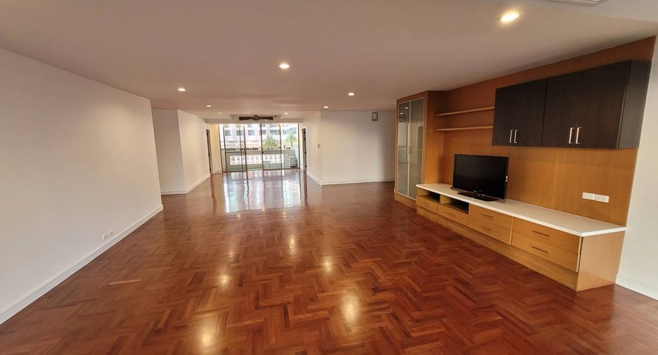 Condo en alquiler de 3 habitaciones en Khlong Toei, Bangkok