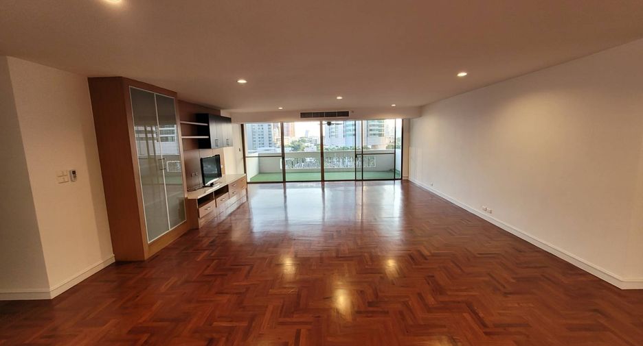 Condo en alquiler de 3 habitaciones en Khlong Toei, Bangkok