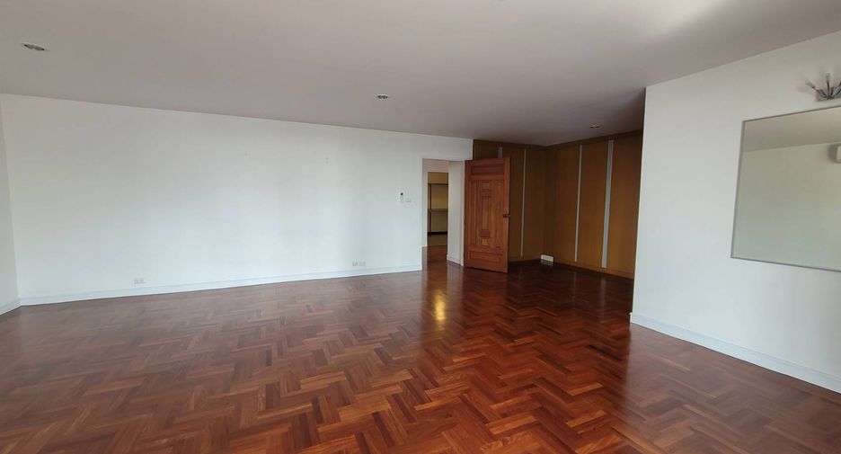 Condo en alquiler de 3 habitaciones en Khlong Toei, Bangkok