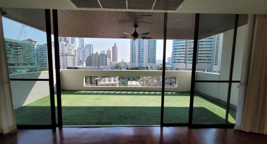 Condo en alquiler de 3 habitaciones en Khlong Toei, Bangkok