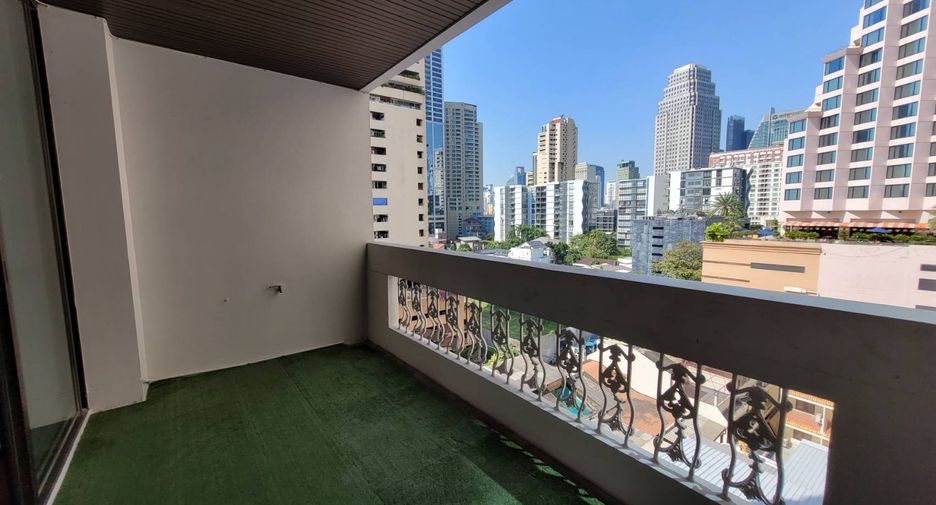 Condo en alquiler de 3 habitaciones en Khlong Toei, Bangkok