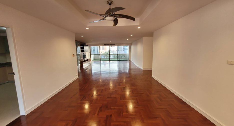 Condo en alquiler de 3 habitaciones en Khlong Toei, Bangkok