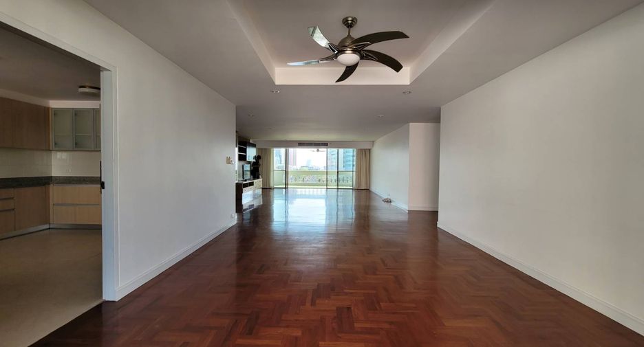 Condo en alquiler de 3 habitaciones en Khlong Toei, Bangkok