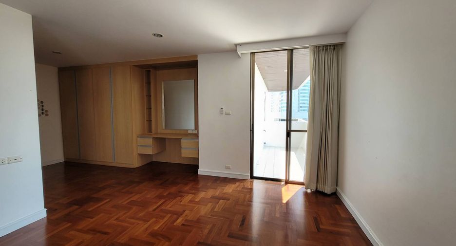 Condo en alquiler de 3 habitaciones en Khlong Toei, Bangkok