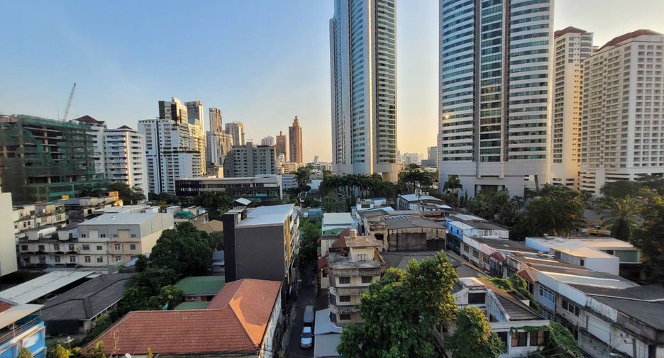Condo en alquiler de 3 habitaciones en Khlong Toei, Bangkok