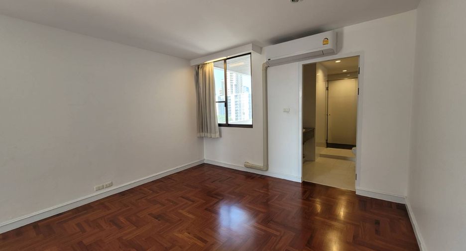 Condo en alquiler de 3 habitaciones en Khlong Toei, Bangkok