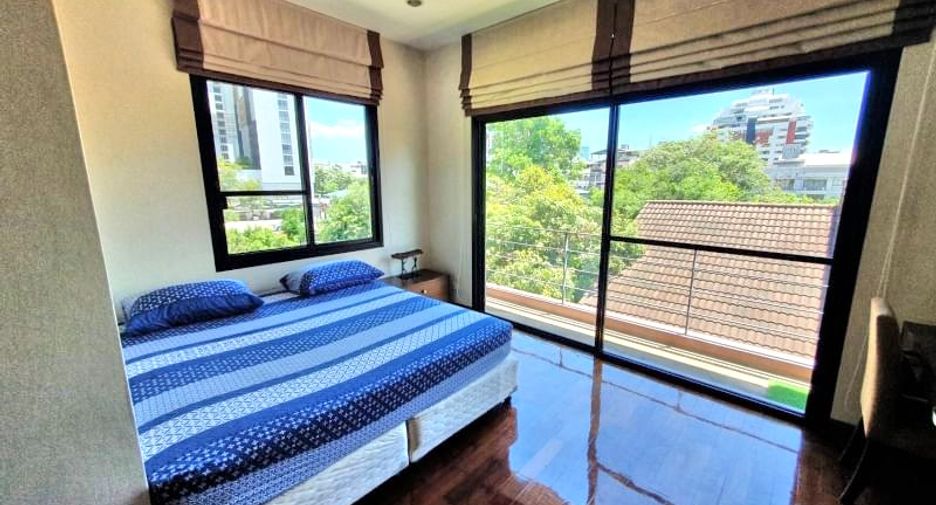 For rent 3 bedrooms townhouse in Khlong Toei, Bangkok