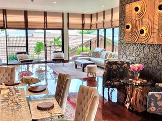 For rent 3 bedrooms townhouse in Khlong Toei, Bangkok