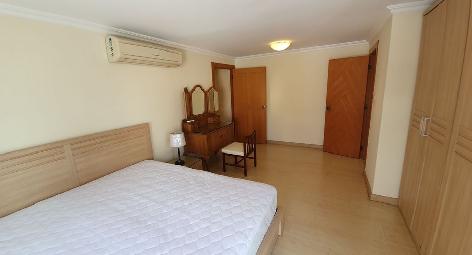 For rent 2 ベッドルーム condo in Watthana, Bangkok