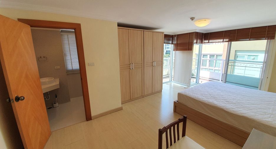 For rent 2 ベッドルーム condo in Watthana, Bangkok