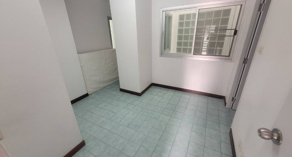 À louer 3 chambres condo à Watthana, Bangkok