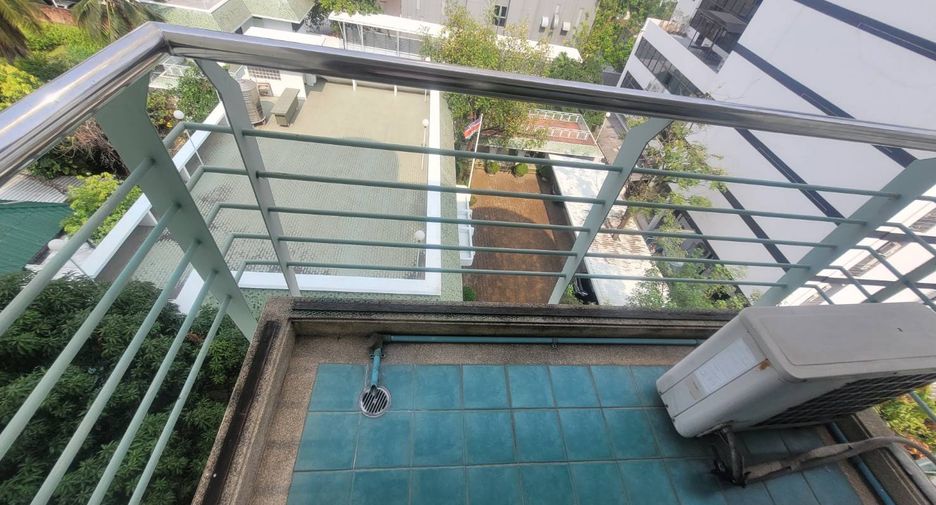 À louer 3 chambres condo à Watthana, Bangkok