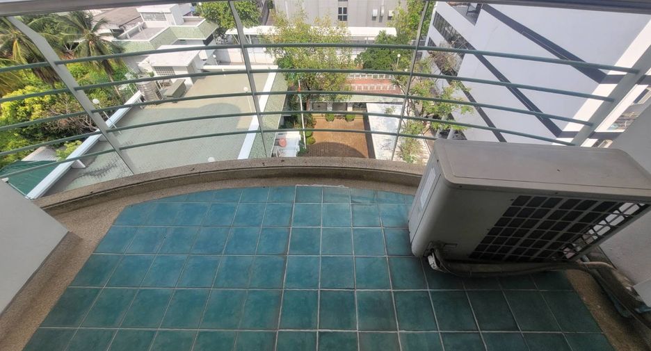 À louer 3 chambres condo à Watthana, Bangkok