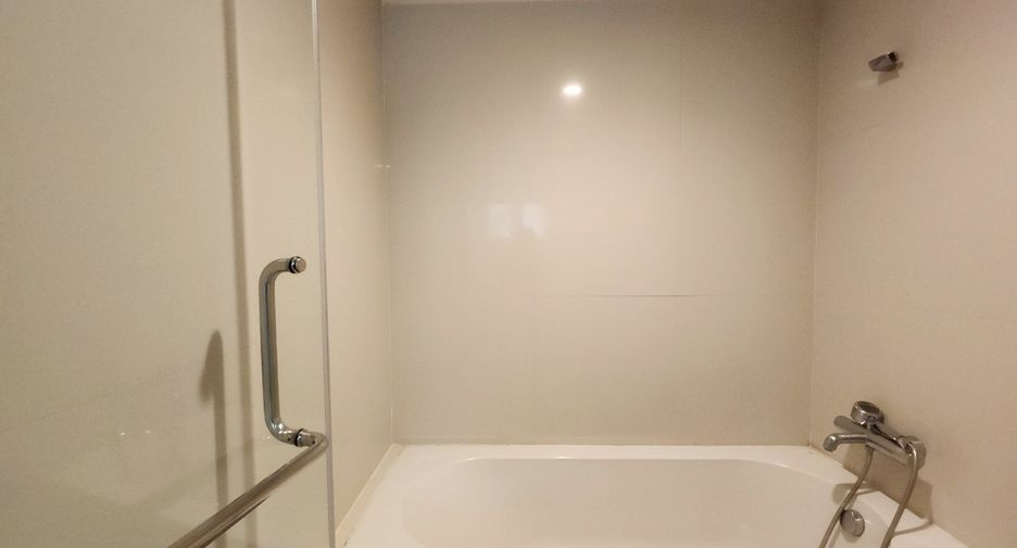 À louer 2 chambres condo 