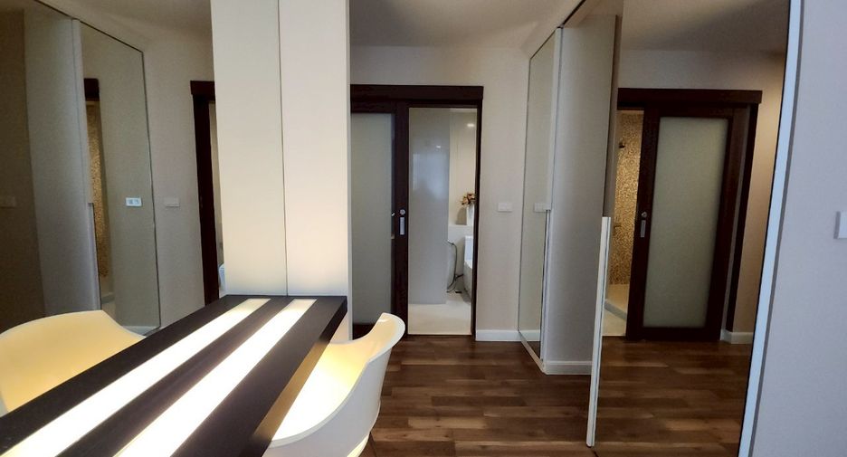 À louer 2 chambres condo 