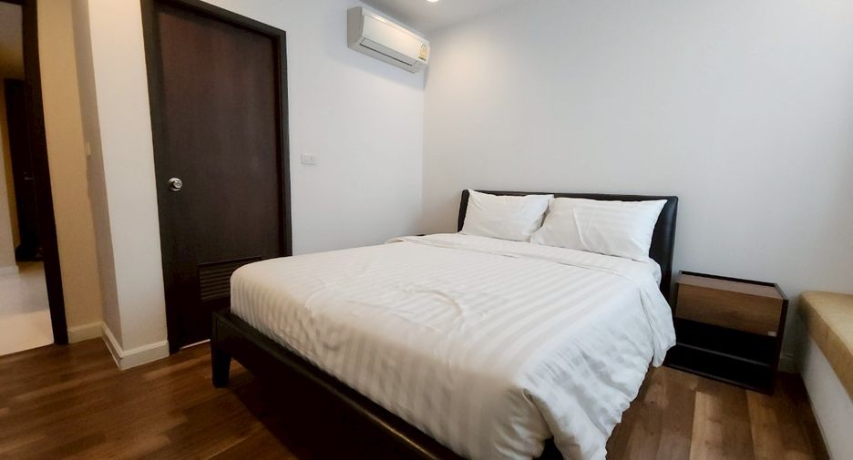 À louer 2 chambres condo 