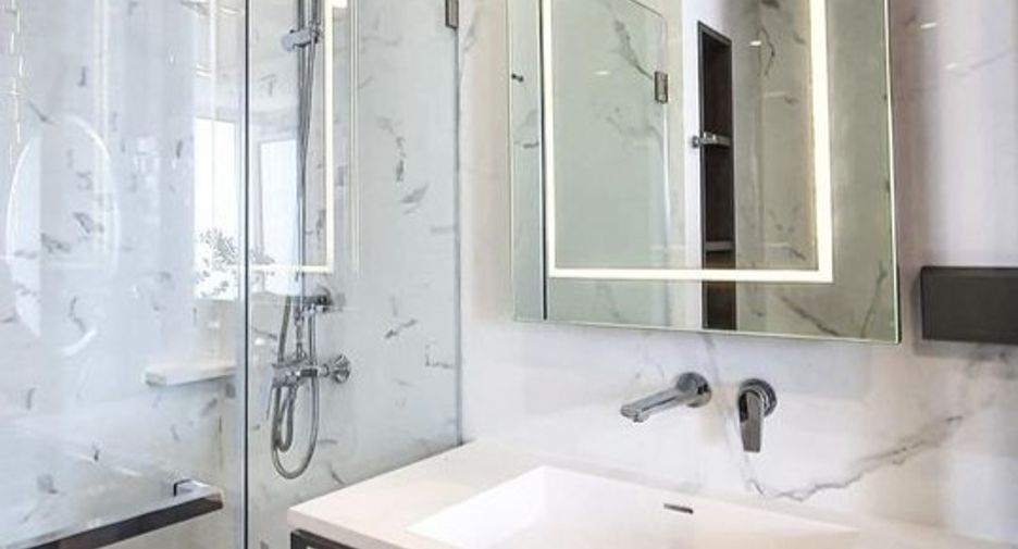 For rent and for sale 1 bed condo in Khlong Toei, Bangkok
