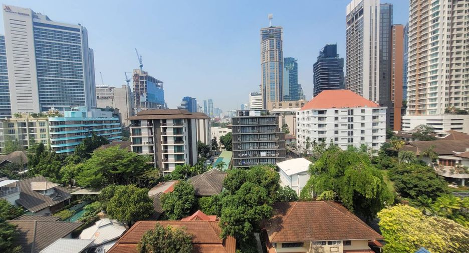 For rent 2 bedrooms condo in Khlong Toei, Bangkok