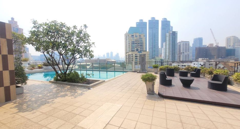 For rent 2 bedrooms condo in Khlong Toei, Bangkok