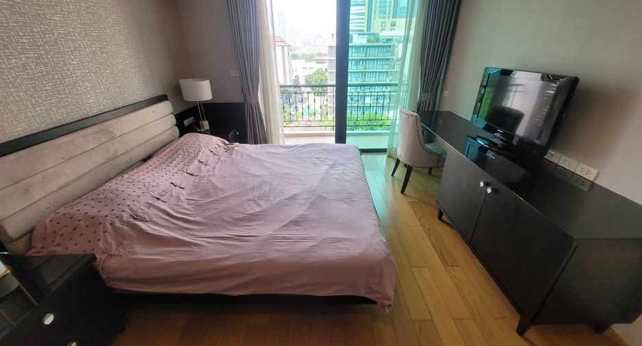For rent 2 bedrooms condo in Khlong Toei, Bangkok