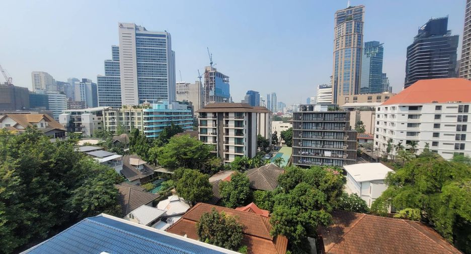 For rent 2 bedrooms condo in Khlong Toei, Bangkok