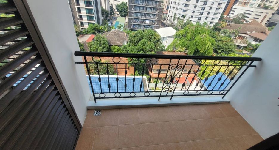 For rent 2 bedrooms condo in Khlong Toei, Bangkok