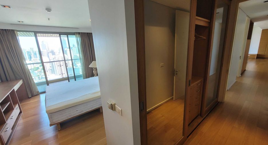 À louer 3 chambres condo à Khlong Toei, Bangkok