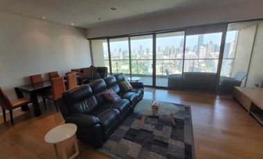For rent 3 bedrooms condo in Khlong Toei, Bangkok