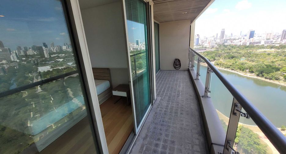 À louer 3 chambres condo à Khlong Toei, Bangkok