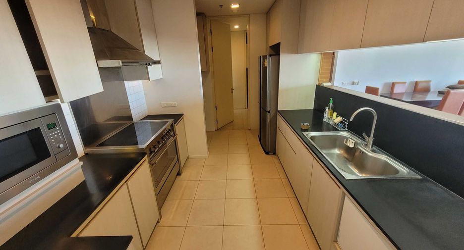 À louer 3 chambres condo à Khlong Toei, Bangkok