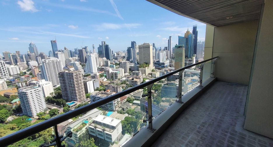 À louer 3 chambres condo à Khlong Toei, Bangkok