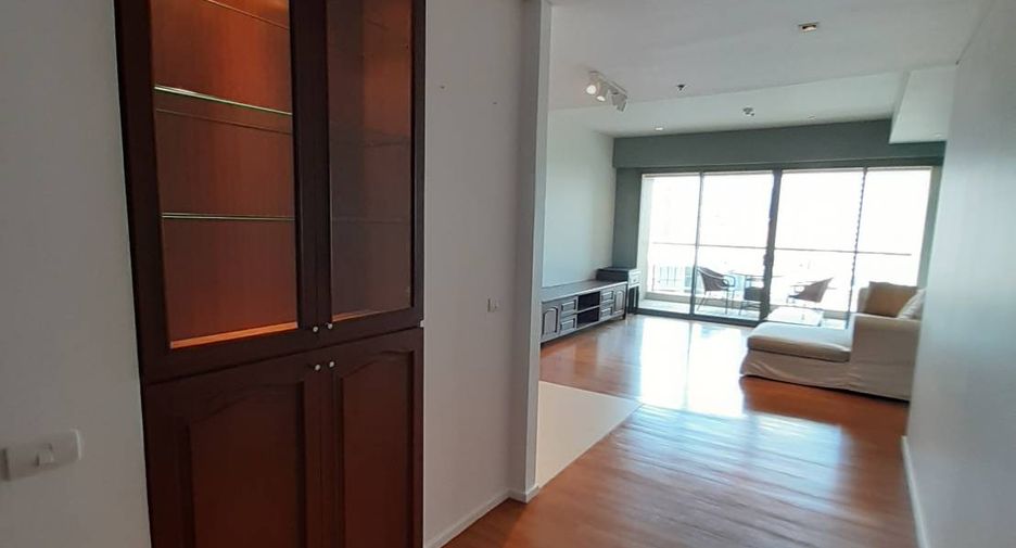 Condo en alquiler de 3 habitaciones en Khlong Toei, Bangkok