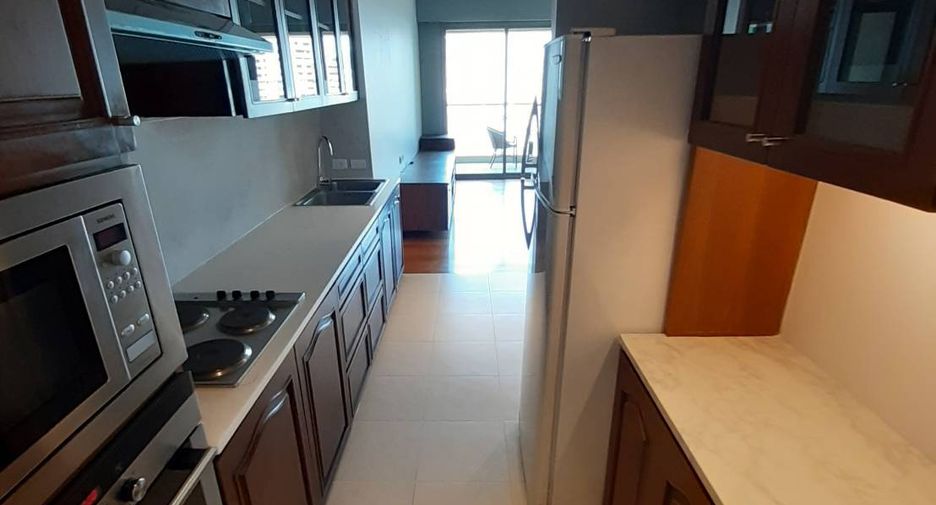 Condo en alquiler de 3 habitaciones en Khlong Toei, Bangkok