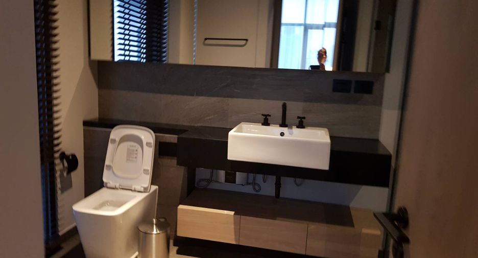 For rent 2 bedrooms condo in Watthana, Bangkok