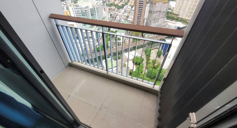 For rent 1 bed condo 